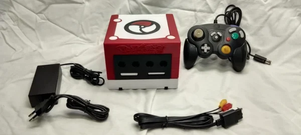 1727302465 Nintendo GameCube con custom case Pokémon